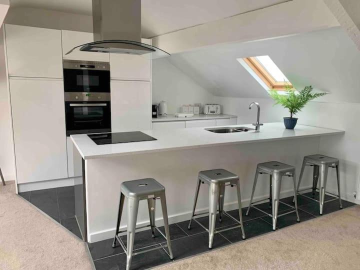Lovely 2 Bedroom Modern Loft Apartment Sea View Моркем Екстер'єр фото